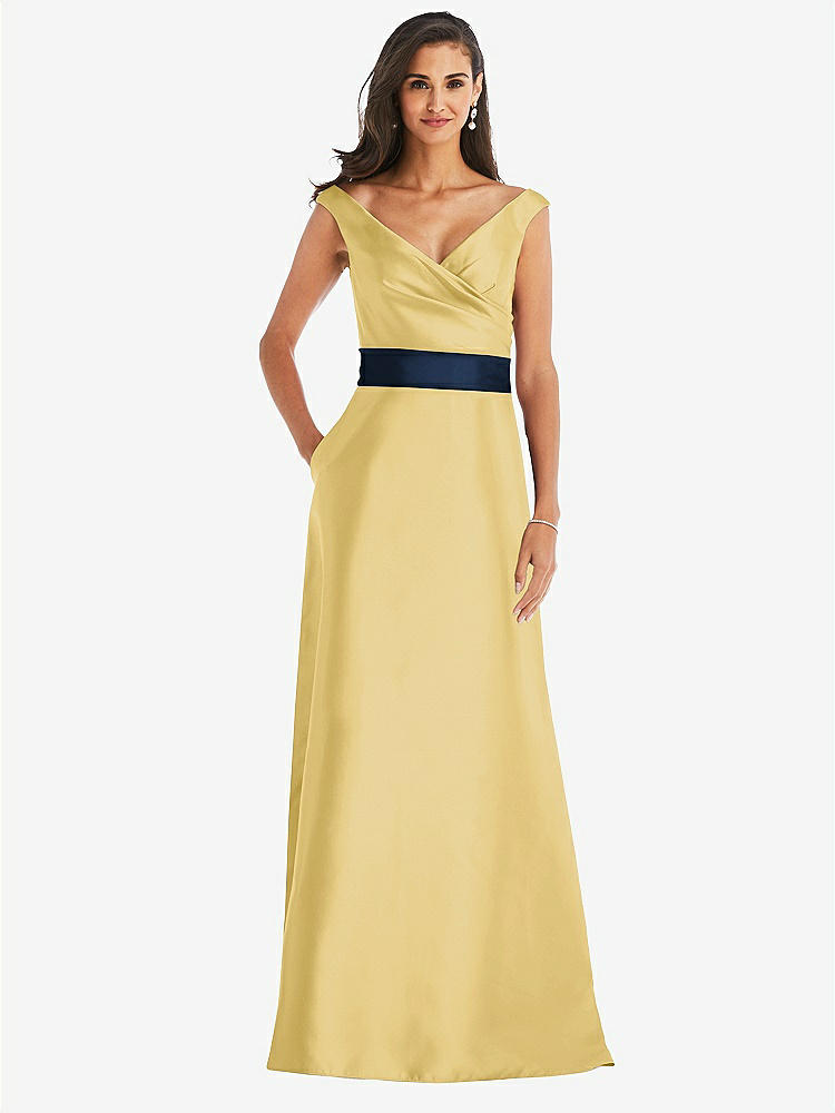 【STYLE: D811】オフショルダー ドレープ ラップ サテン マキシ ドレス - メイズ & ミッドナイトネイビー 背面