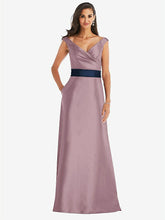 【STYLE: D811】オフショルダー ドレープ ラップ サテン マキシ ドレス - ダスティローズ & ミッドナイトネイビー 背面