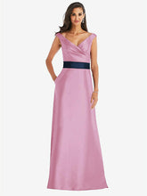 【STYLE: D811】オフショルダー ドレープ ラップ サテン マキシ ドレス - パウダーピンク & ミッドナイトネイビー 背面