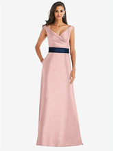 【STYLE: D811】オフショルダー ドレープ ラップ サテン マキシ ドレス - ローズ - パントーンローズクォーツ & ミッドナイトネイビー 背面