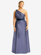 【STYLE: D815】ドレープ ワンショルダー サテン マキシ ドレス - フレンチブルー & ミッドナイトネイビー 背面