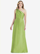 【STYLE: D821】プリーツ ドレープ ワンショルダー サテン マキシ ドレス - モヒート 背面