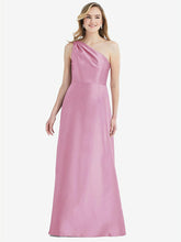 【STYLE: D821】プリーツ ドレープ ワンショルダー サテン マキシ ドレス - パウダーピンク 背面