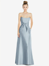 【STYLE: D828】バスクネック ストラップレス サテンドレス - ミスト 背面