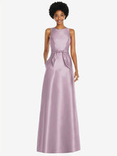 【STYLE: D825】宝石ネック Vバック マキシ丈ドレス - スエードローズ 背面