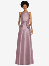 【STYLE: D825】宝石ネック Vバック マキシ丈ドレス - ダスティローズ 背面