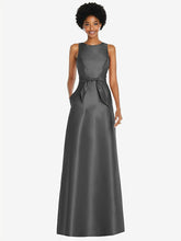 【STYLE: D825】宝石ネック Vバック マキシ丈ドレス - ガンメタル 背面