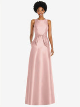 【STYLE: D825】宝石ネック Vバック マキシ丈ドレス - ローズ 背面