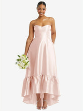 【STYLE: D838】ストラップレス サテン 高低フリルヘムドレス - ブラッシュ 背面