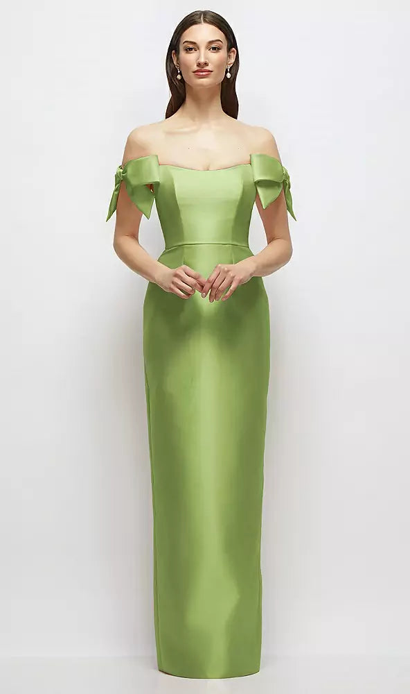 【D883】 シルバードーブのオフショルダーボウが付いたバスクネックのサテンコラムマキシドレス