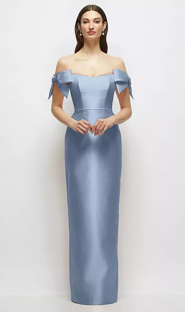 【D883】 シルバードーブのオフショルダーボウが付いたバスクネックのサテンコラムマキシドレス