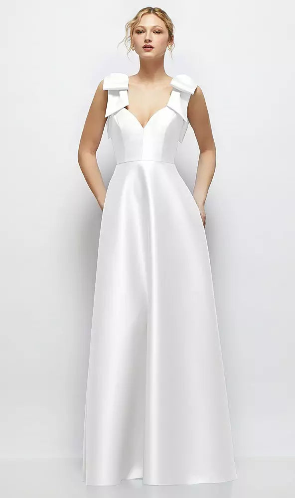 【D884】 Vネックのサテンボールガウン、ショルダーボウ