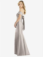 【STYLE: D793】ショルダーリボン サテン トランペットドレス - トープ 背面