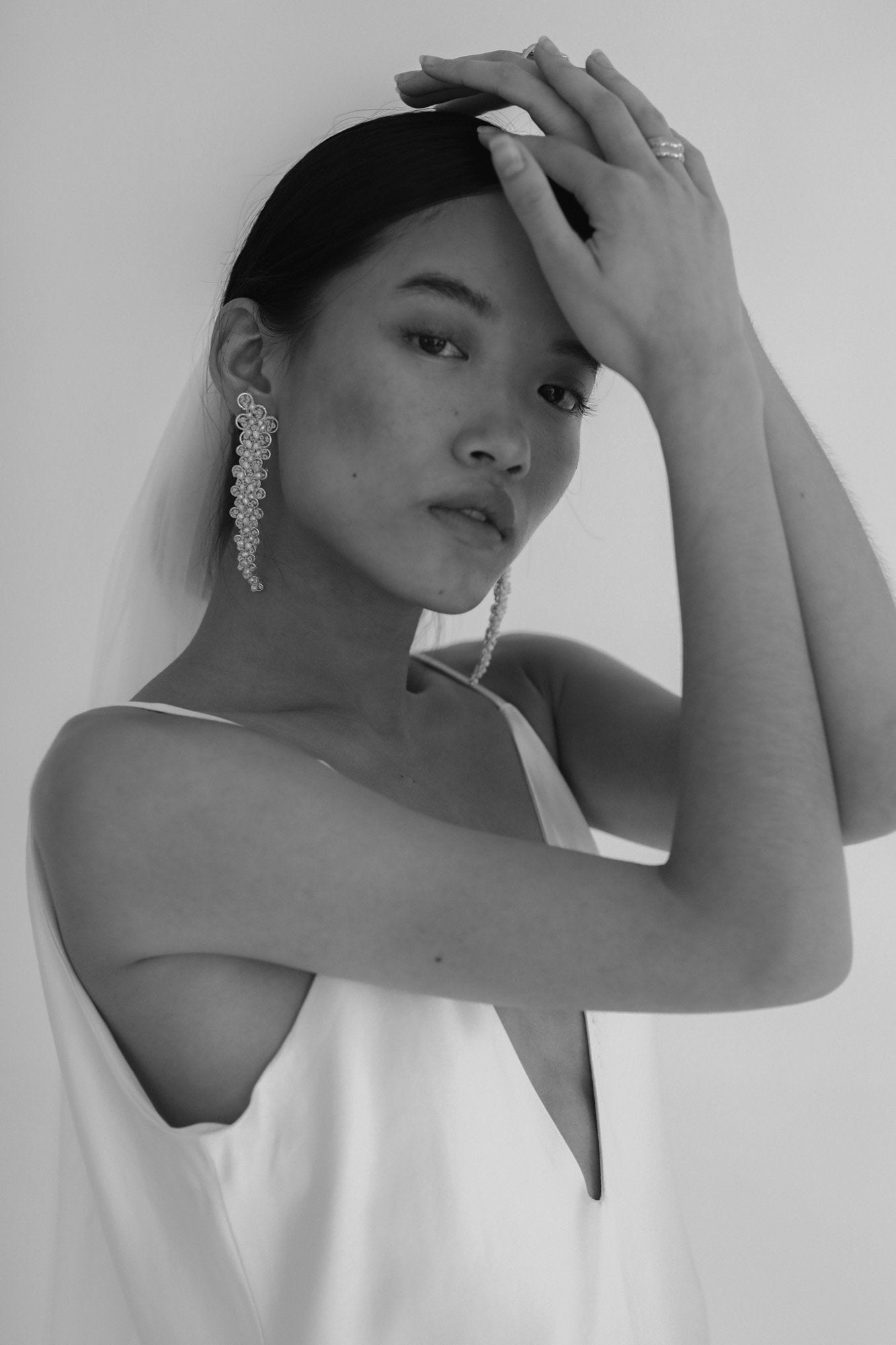【A.B. ELLIE(エイビーエリー)】ロングピアス MASON TIER EARRINGS