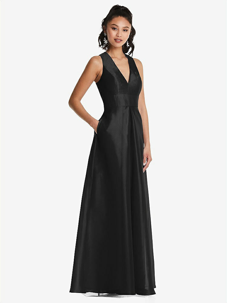 【STYLE: TH068】Plunging Neckline Pleated Skirt Maxi Dress with Pockets【COLOR: Black】