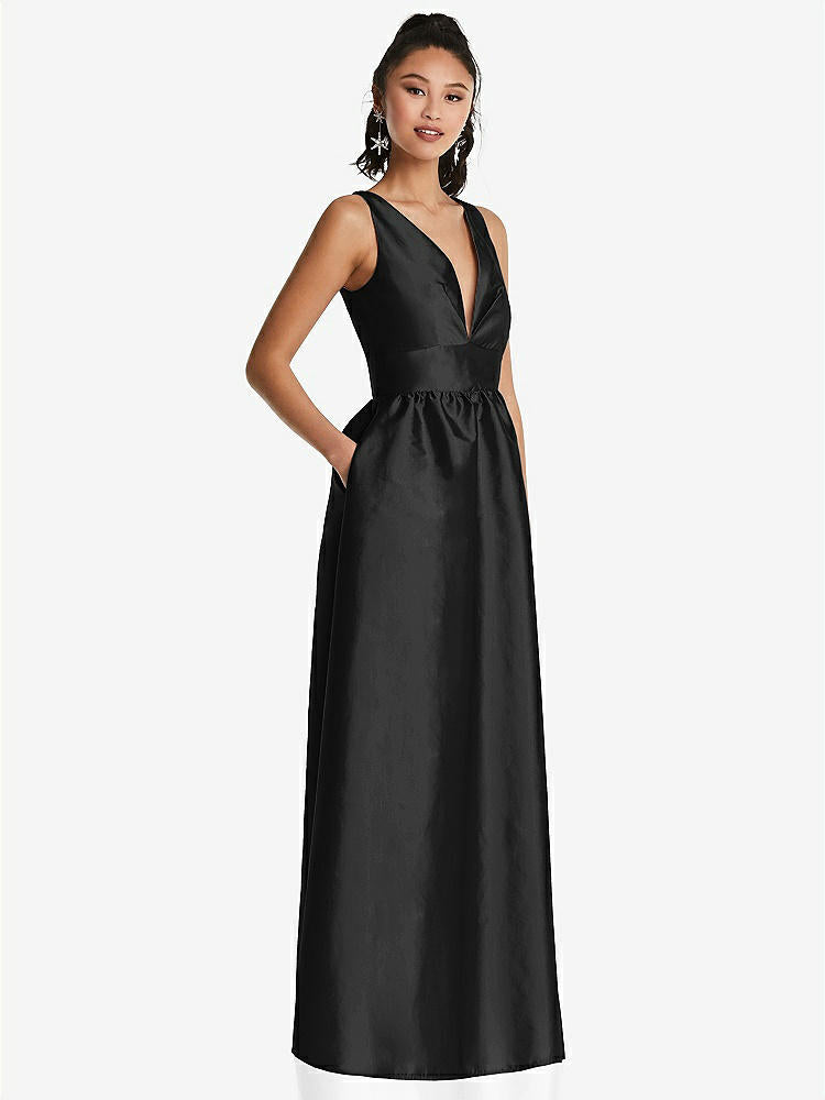 【STYLE: TH072】Plunging Neckline Maxi Dress with Pockets【COLOR: Black】