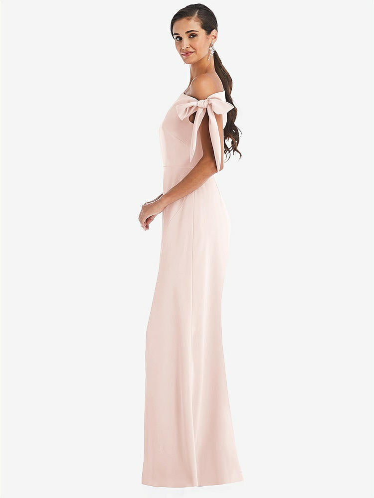 【NEW】【STYLE: 3073】オフショルダー ネクタイ 詳細 トランペット ガウン 前面 スリット【COLOR: Blush】【SIZE: 00-18W】