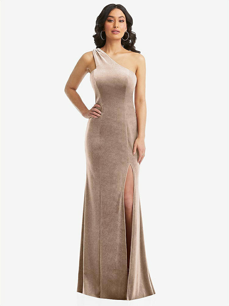 【STYLE: 6867】One-Shoulder Velvet Trumpet Gown with Front Slit【COLOR: Topaz】