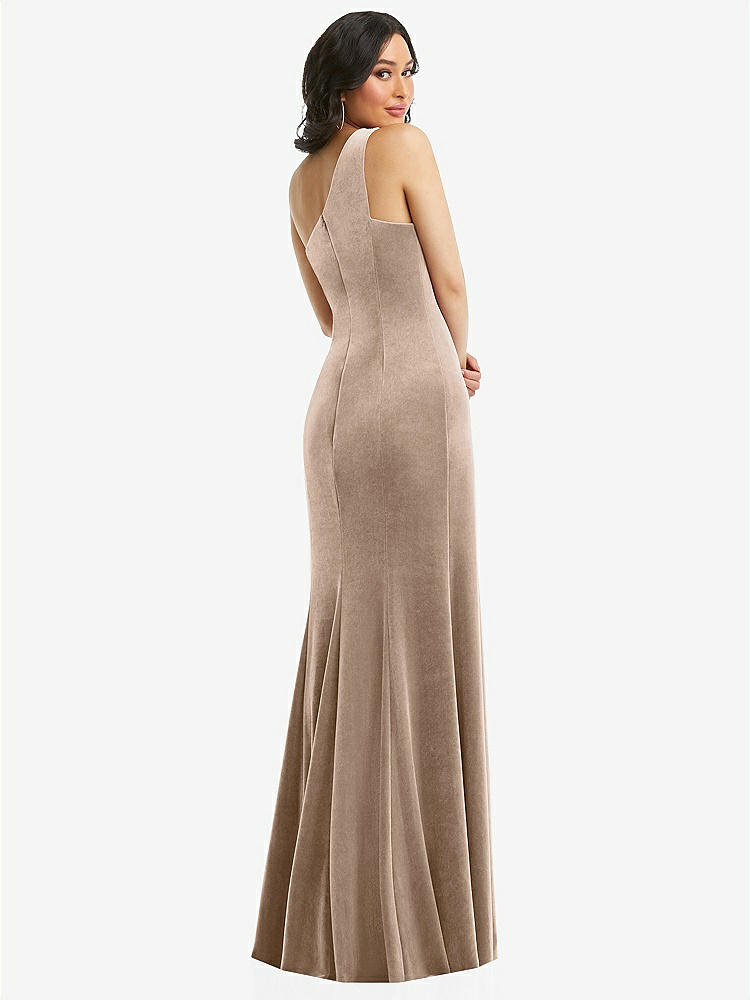 【STYLE: 6867】One-Shoulder Velvet Trumpet Gown with Front Slit【COLOR: Topaz】