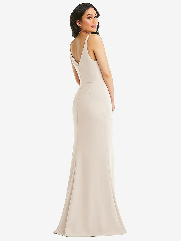 【STYLE: TH112】Skinny Strap Deep V-Neck Crepe Trumpet Gown with Front Slit【COLOR: Oat】