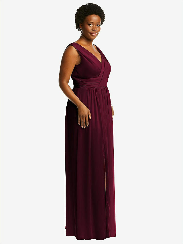 【NEW】【STYLE: 2894】ノースリーブ ドレープ シフォン マキシ ドレス 前面 スリット【COLOR: Cabernet】【SIZE: 00-30W】
