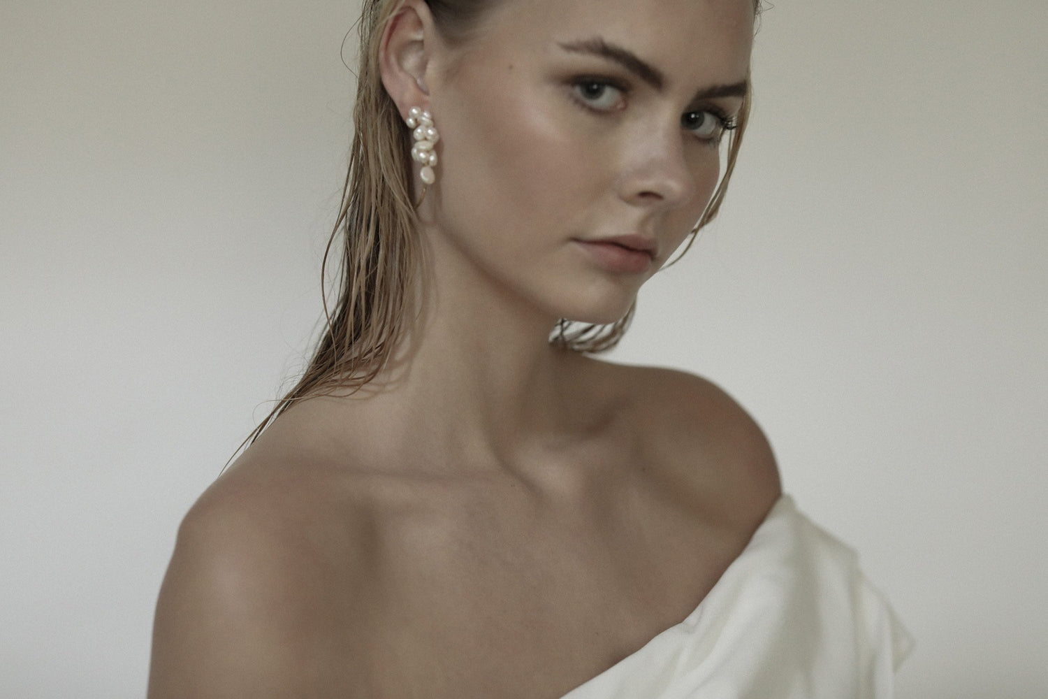 【新】【A.B. ELLIE】 Ari Freshwater Pearl Hoops