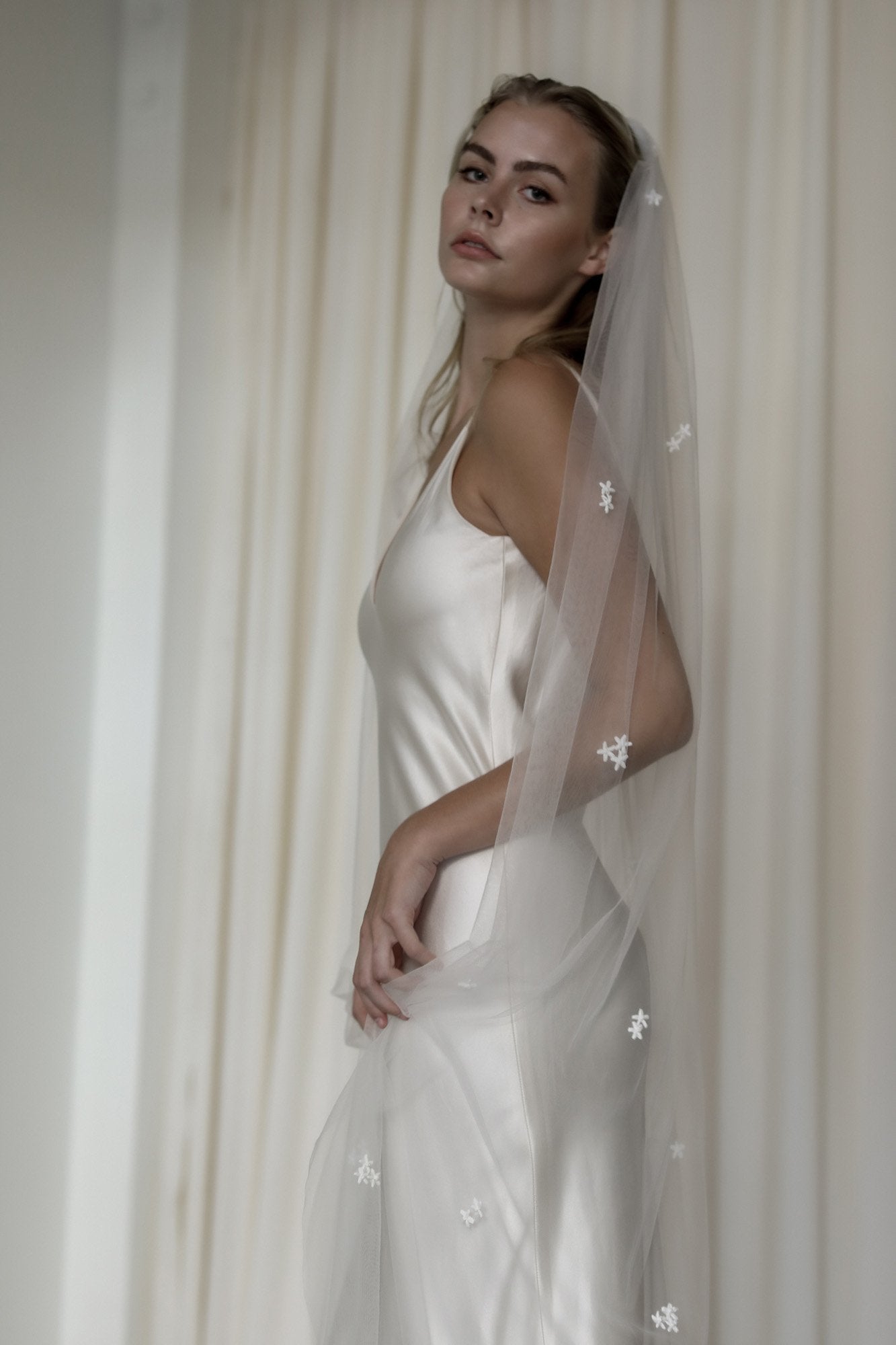 【新】【A.B. ELLIE】 Aster Raffia Veil