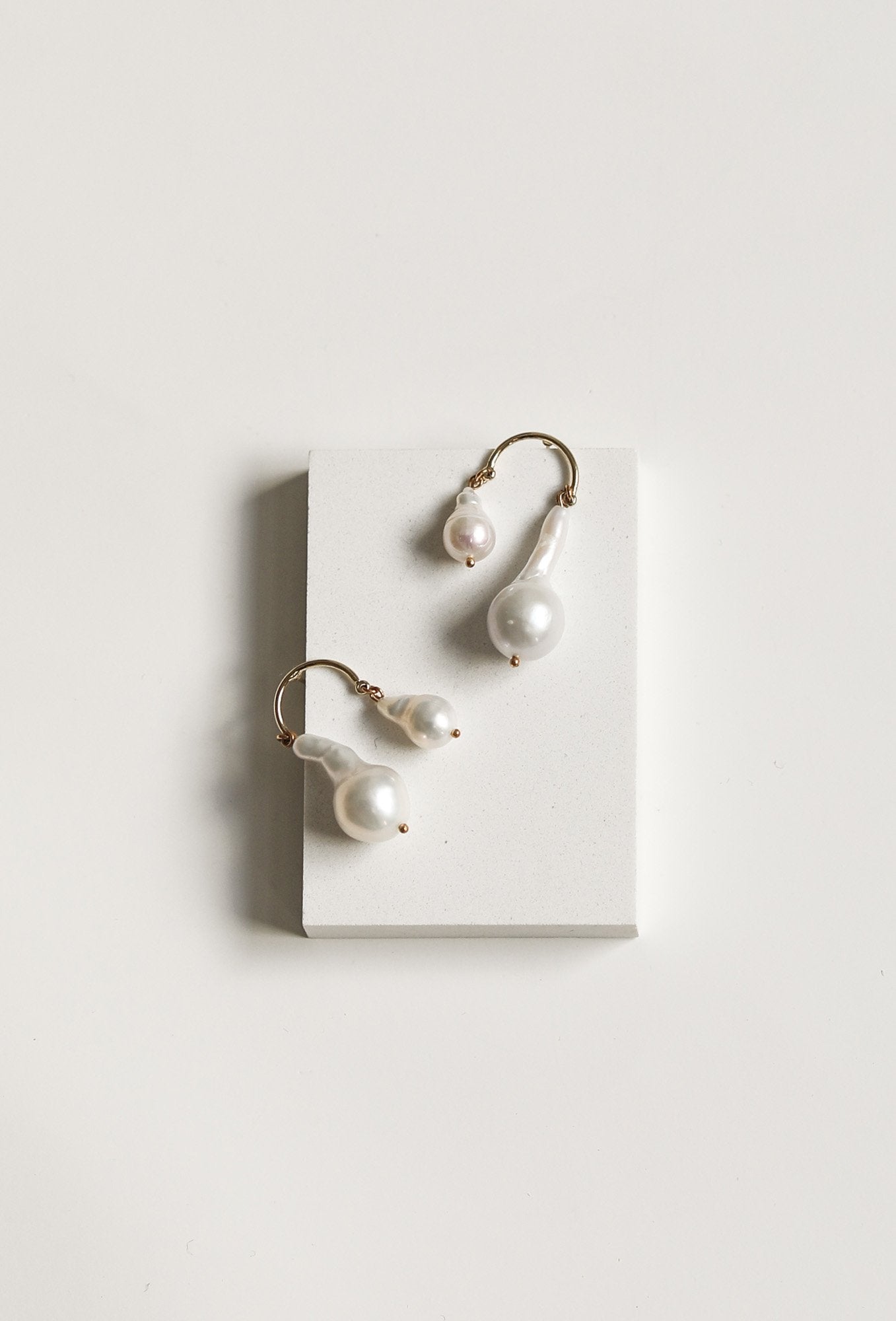 【新】【A.B. ELLIE】 Baroque Asymmetrical Drop