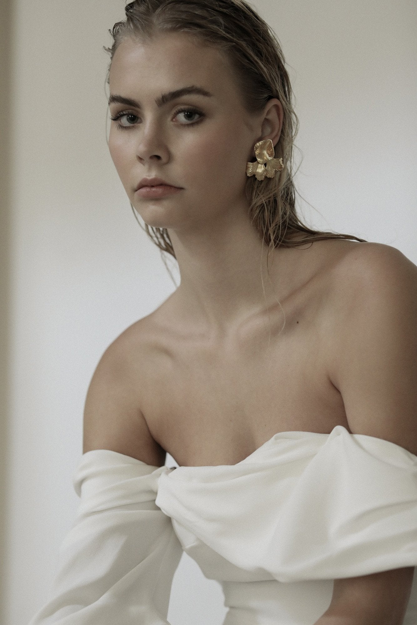 【新】【A.B. ELLIE】 Indigo Statement Studs