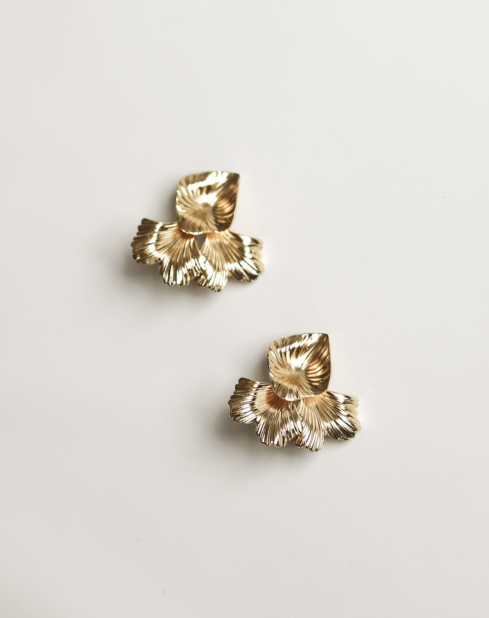【新】【A.B. ELLIE】 Indigo Statement Studs