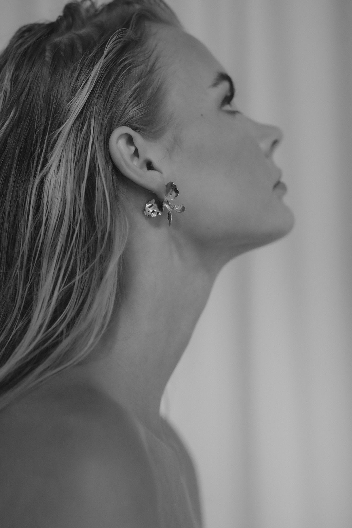 【新】【A.B. ELLIE】 Iris Profile Studs