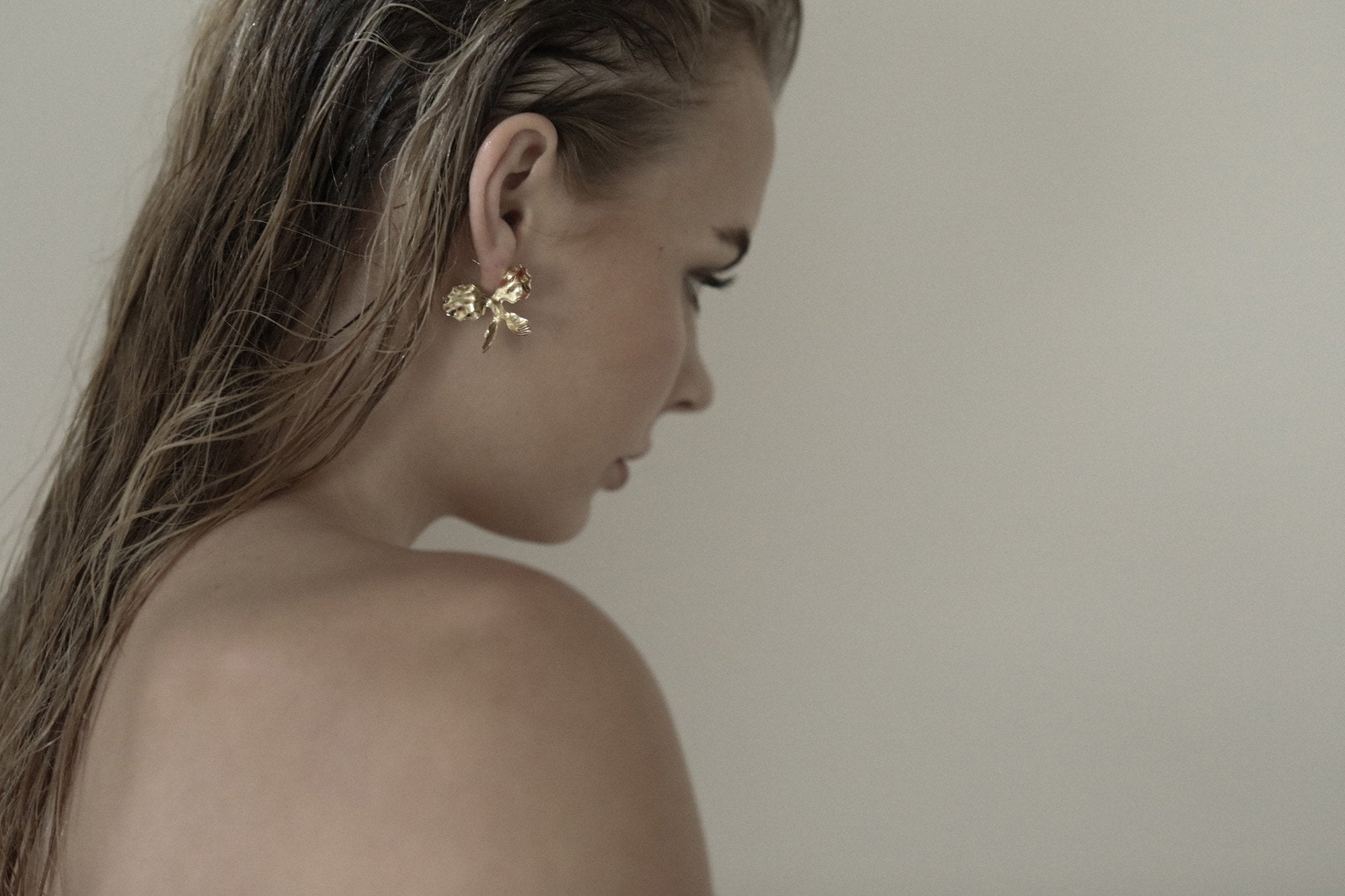 【新】【A.B. ELLIE】 Iris Profile Studs