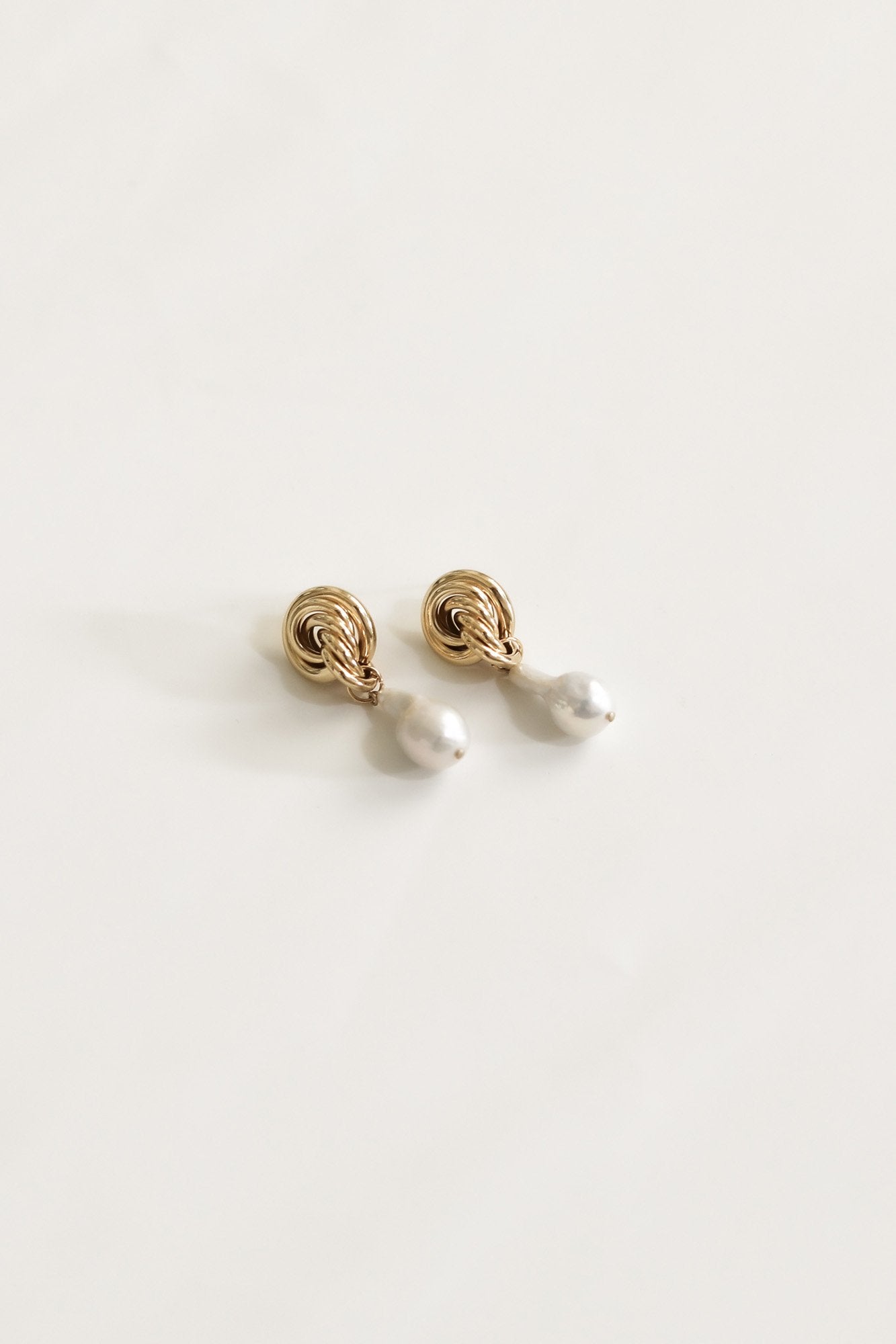 【新】【A.B. ELLIE】 Large Infinity Knot Baroque Drops