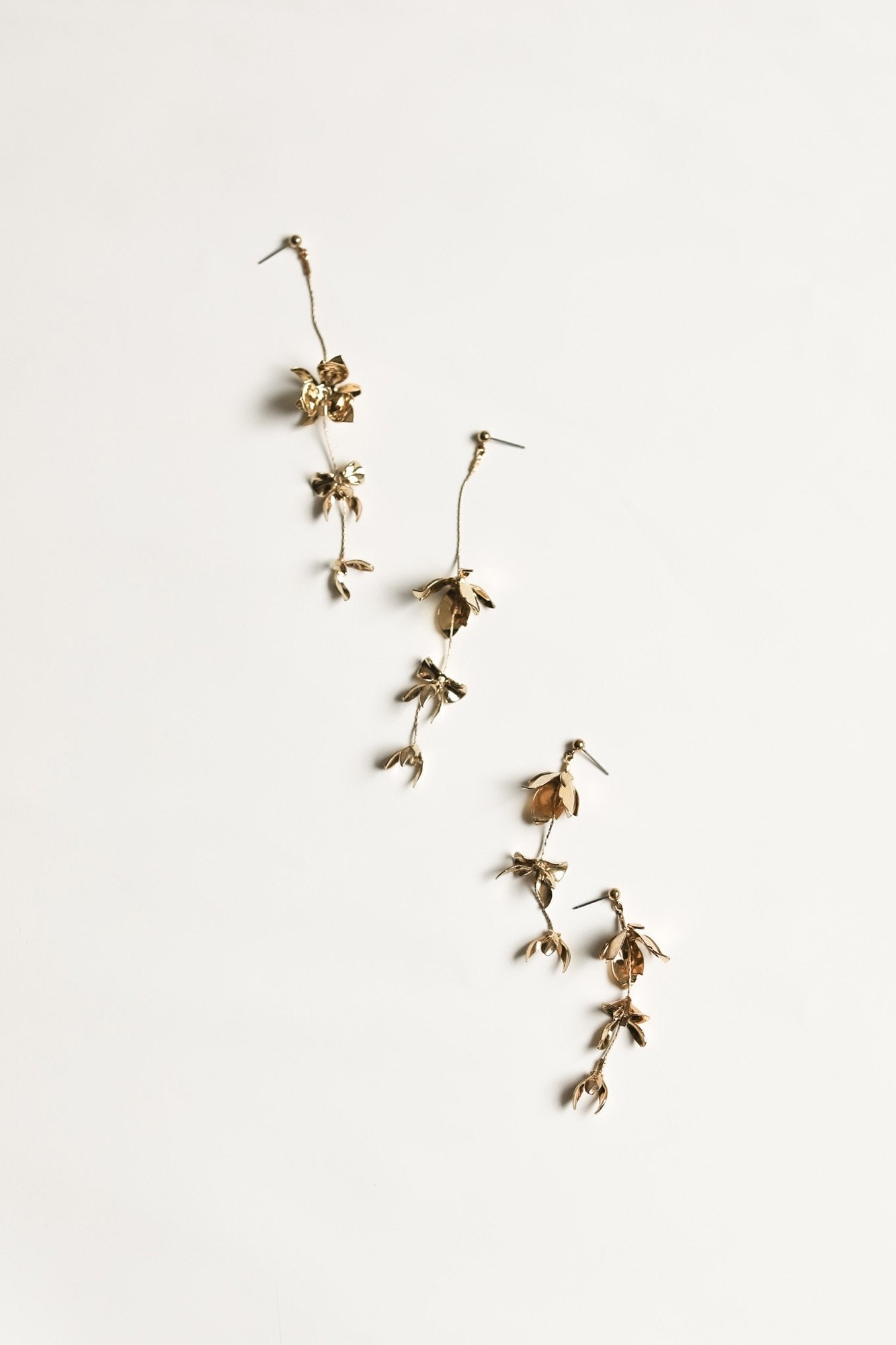 【新】【A.B. ELLIE】 Half - Magnolia Strand Earrings