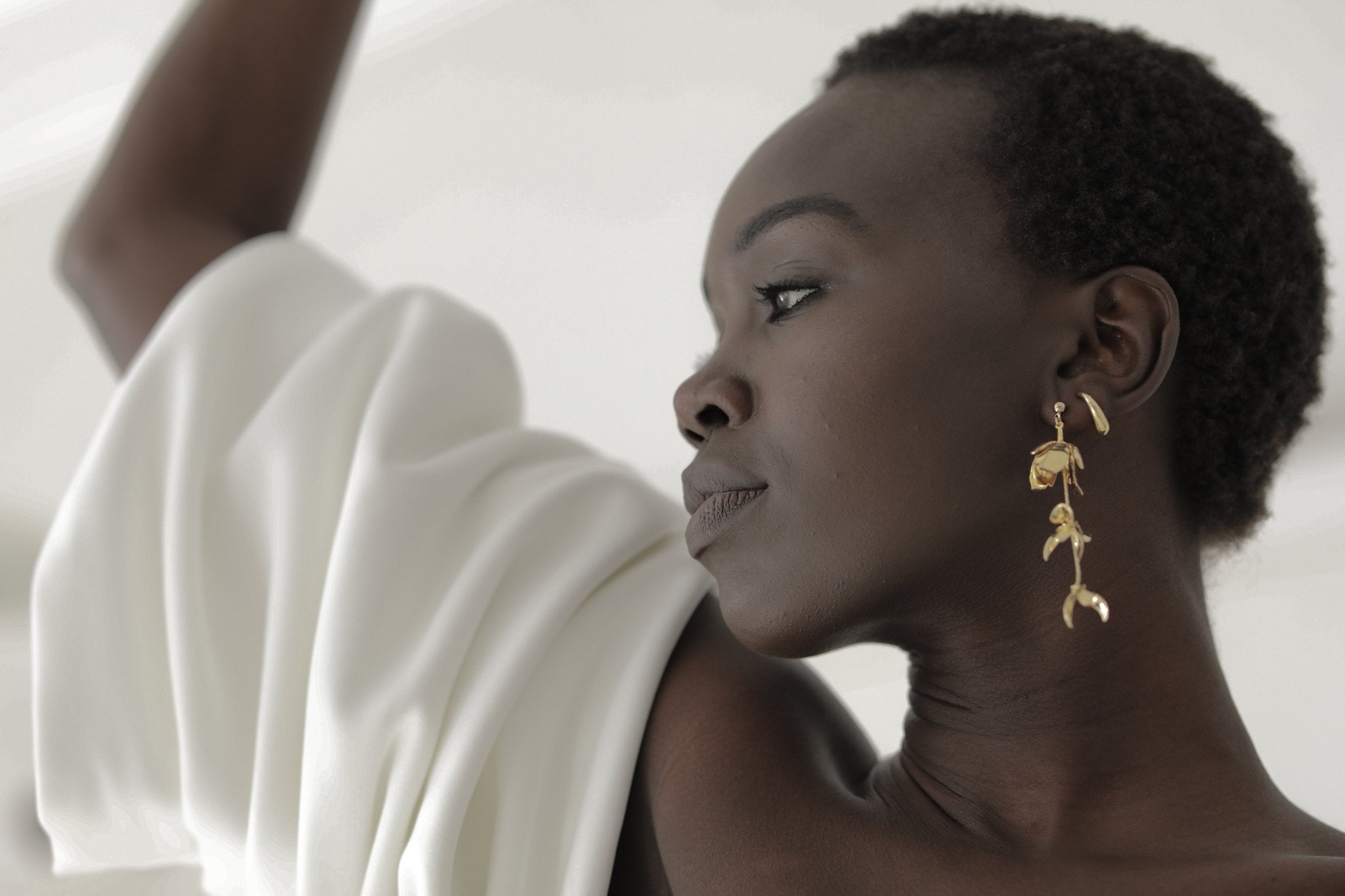 【新】【A.B. ELLIE】 Half - Magnolia Strand Earrings