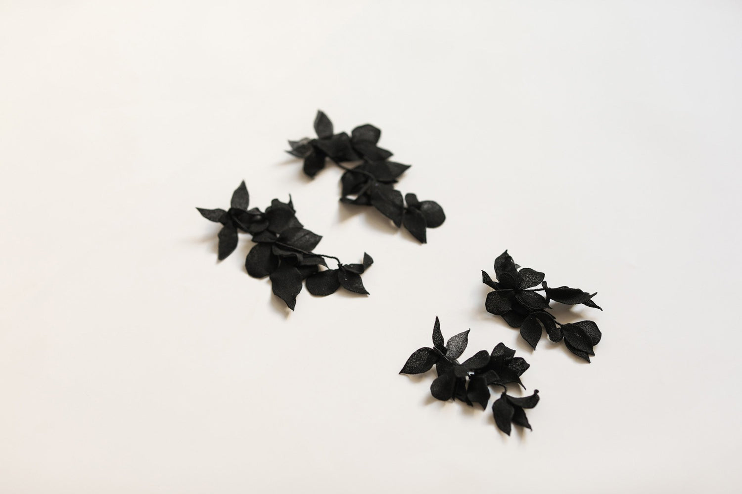 【新】【A.B. ELLIE】 Moody Mini Nora Tier Earrings