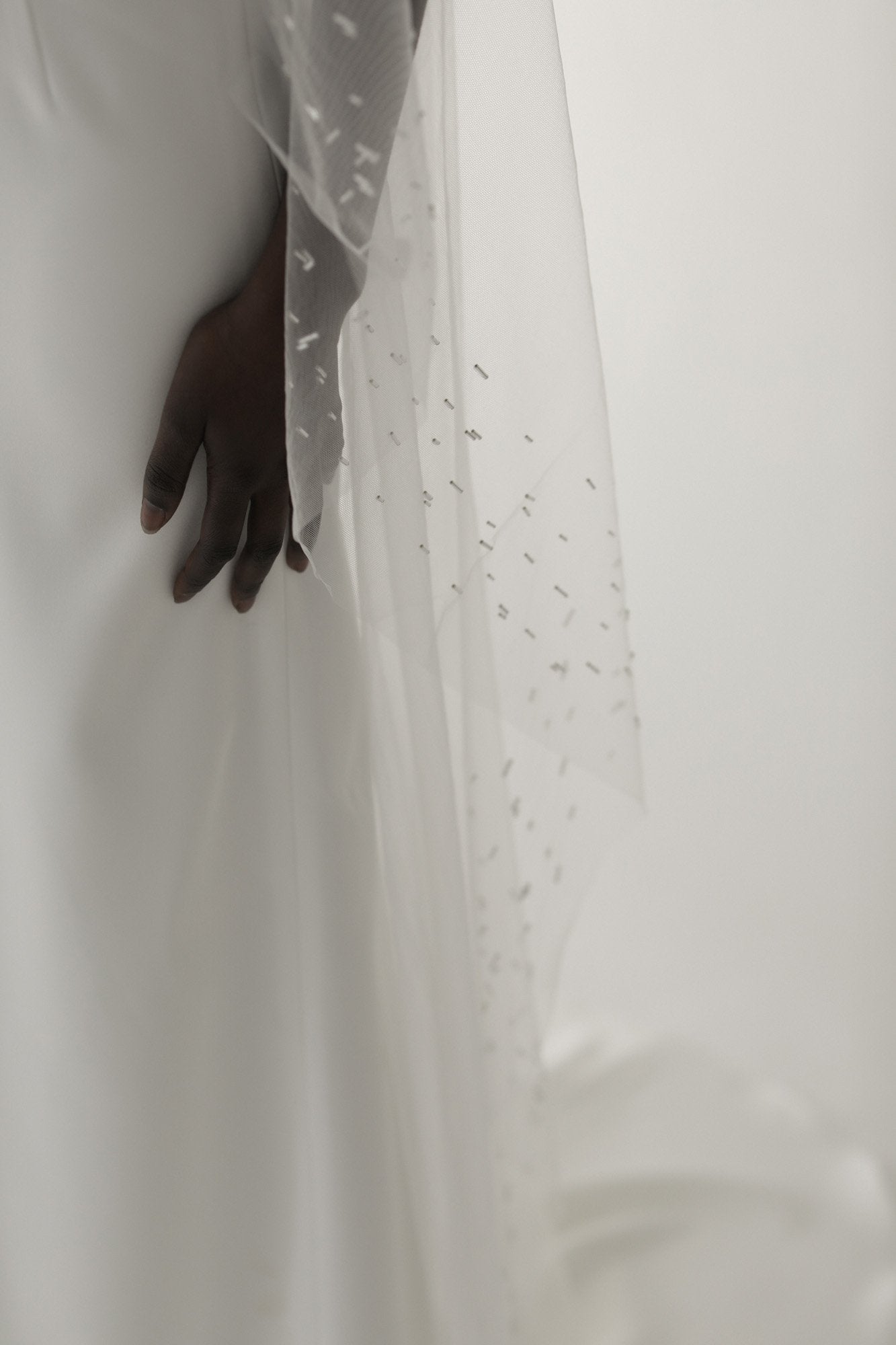 【新】【A.B. ELLIE】 Nova Metallic Edge Veil