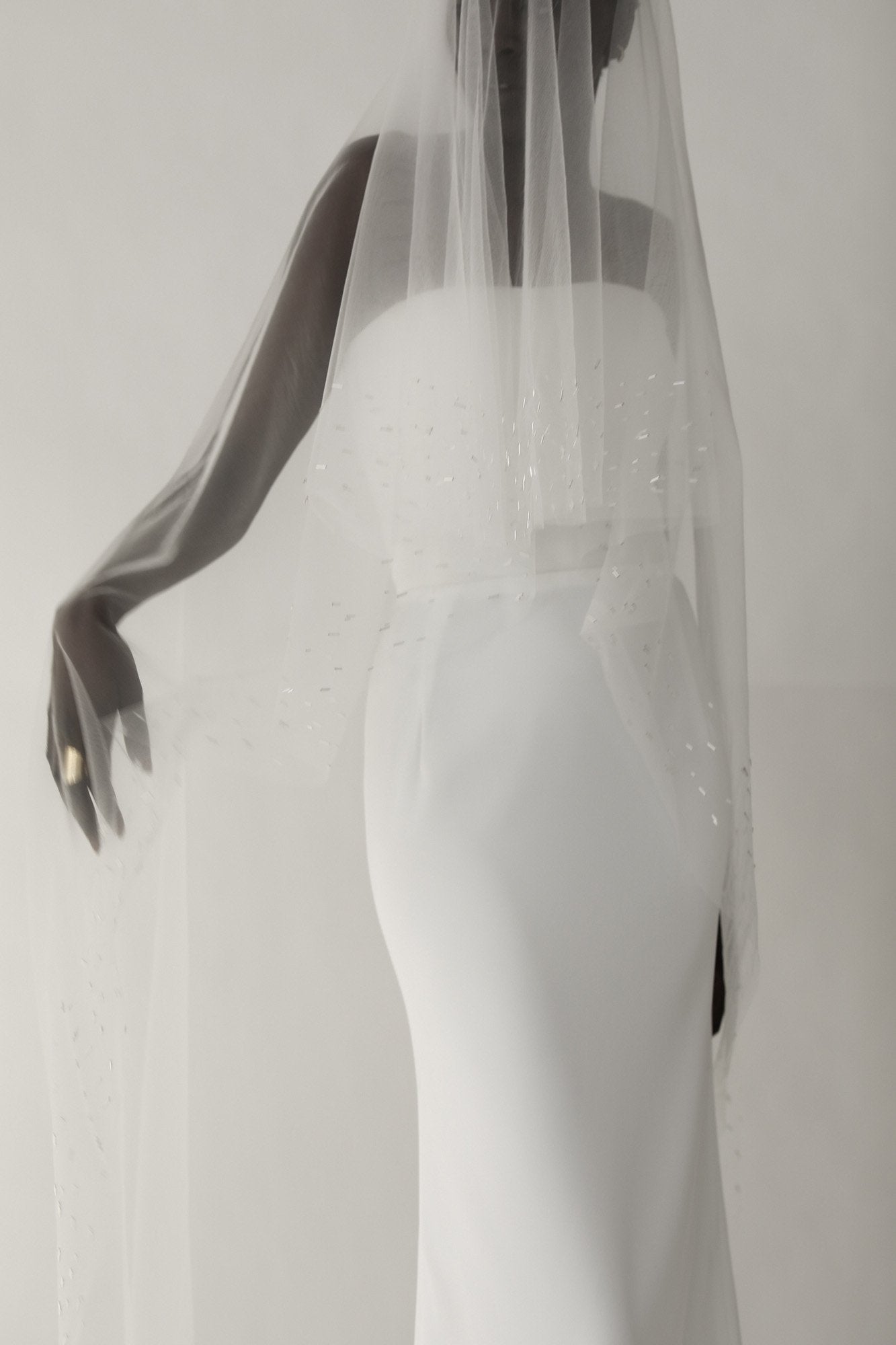 【新】【A.B. ELLIE】 Nova Metallic Edge Veil
