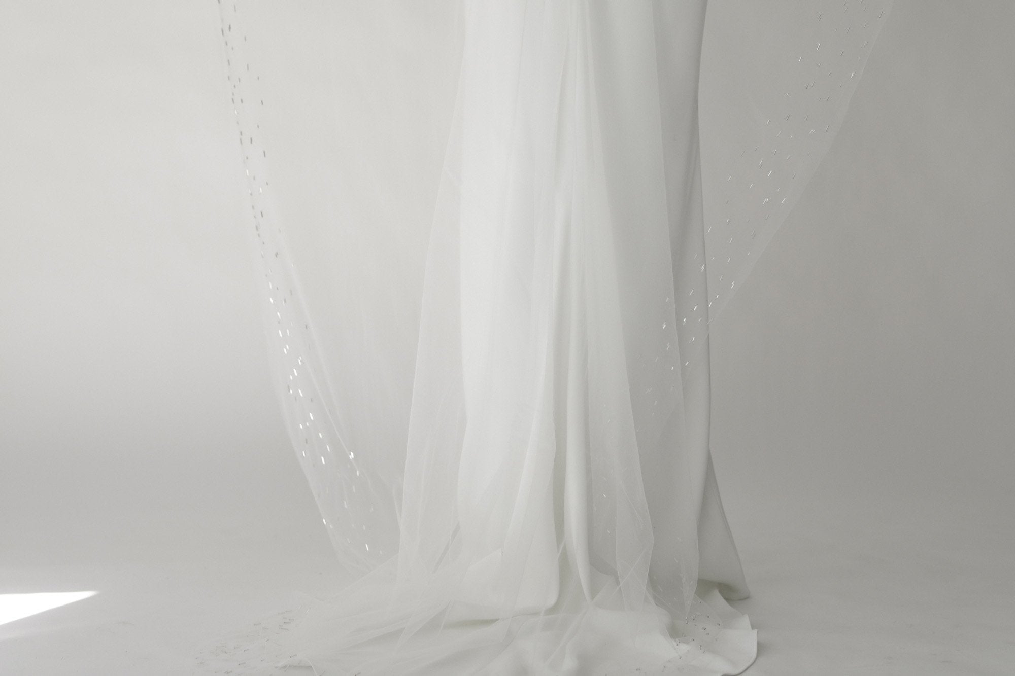 【新】【A.B. ELLIE】 Nova Metallic Edge Veil