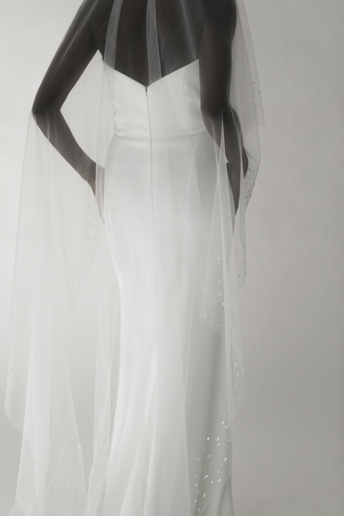 【新】【A.B. ELLIE】 Nova Metallic Edge Veil