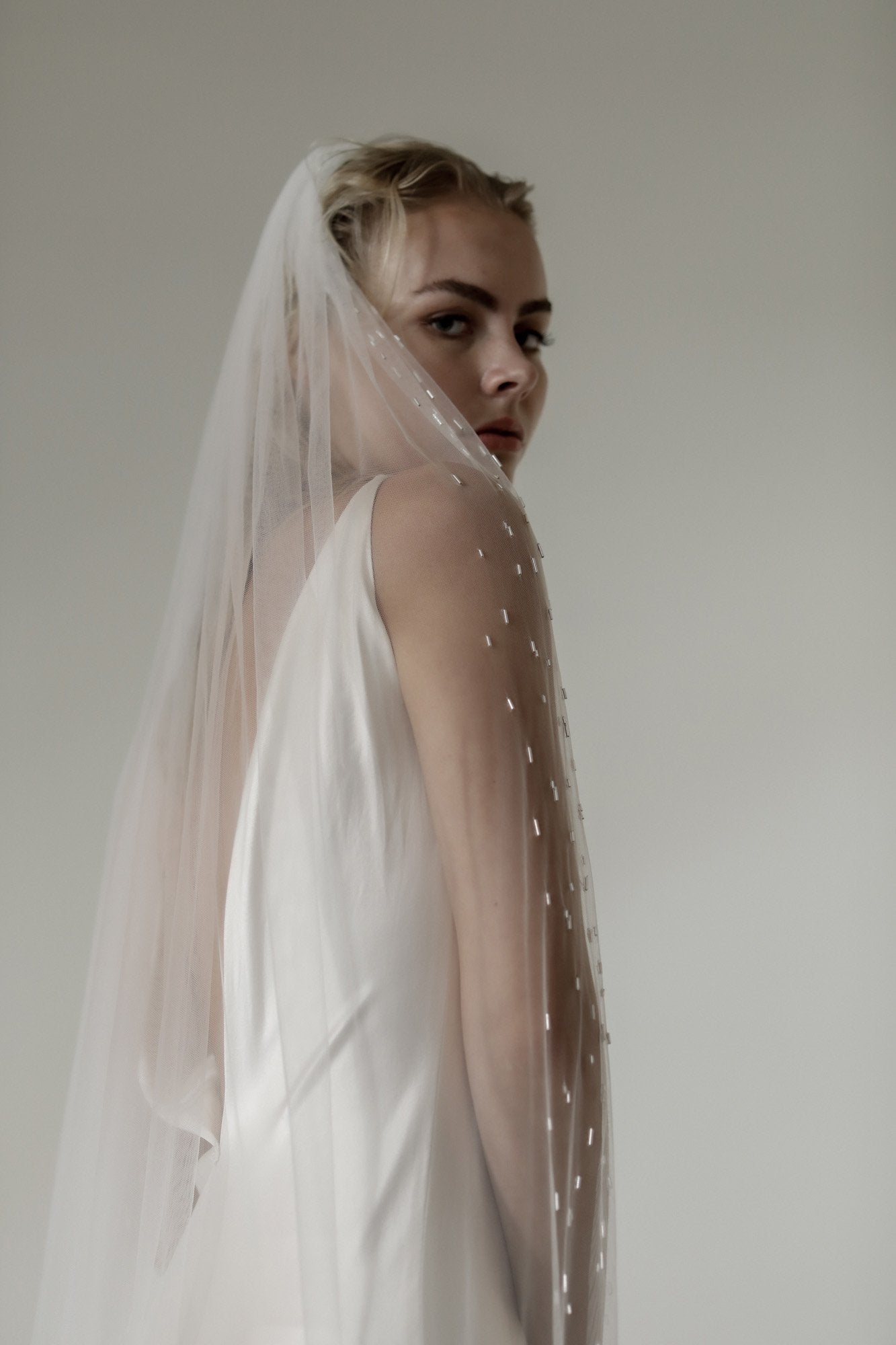【新】【A.B. ELLIE】 Nova Metallic Edge Veil