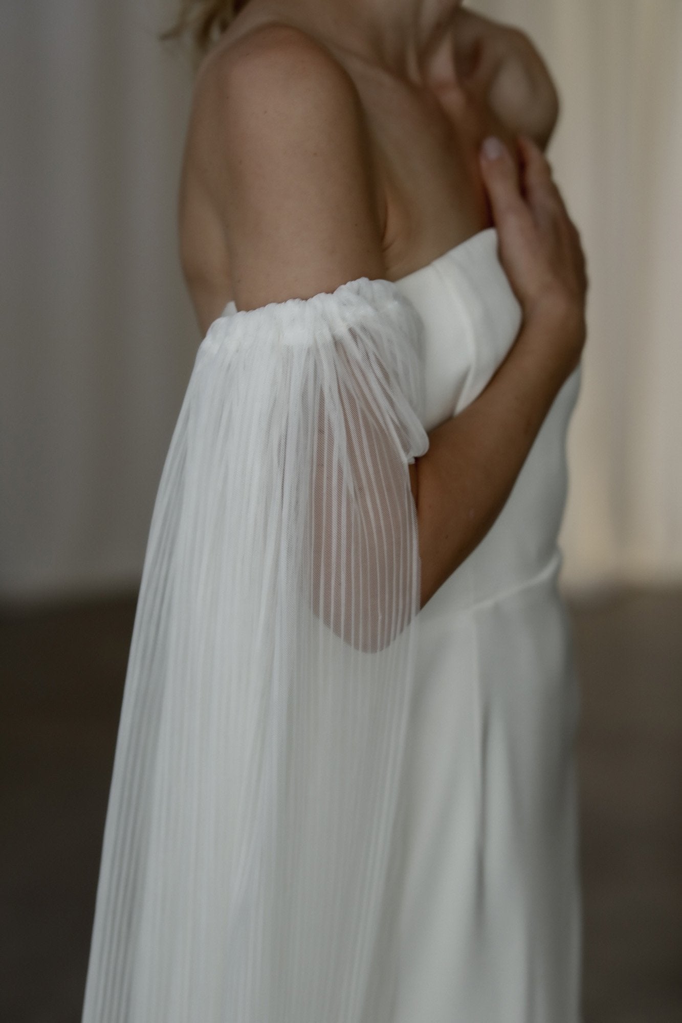 【新】【A.B. ELLIE】 Pleated Column Sleeves