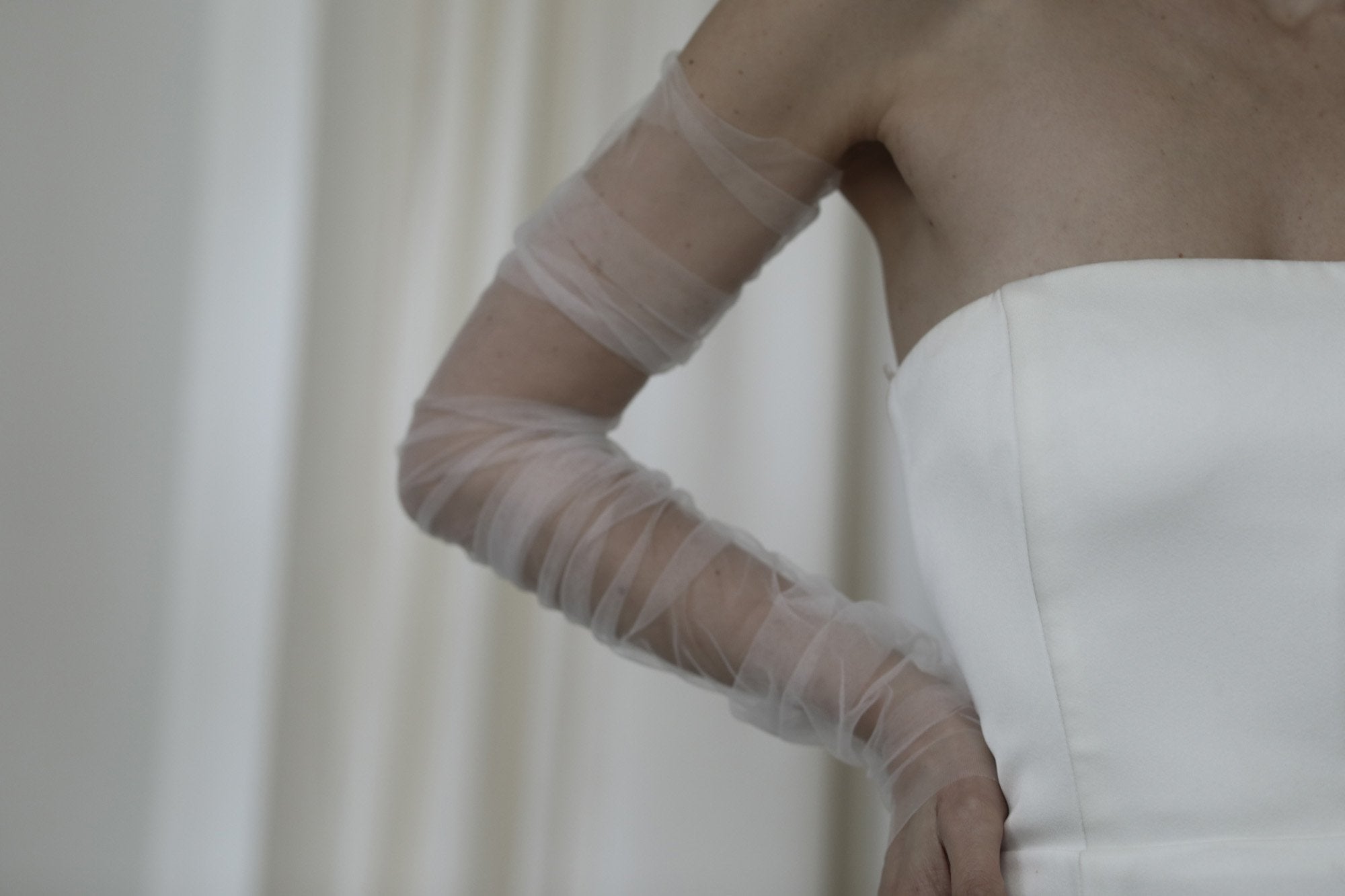 【新】【A.B. ELLIE】 Ruched Tulle Sleeves
