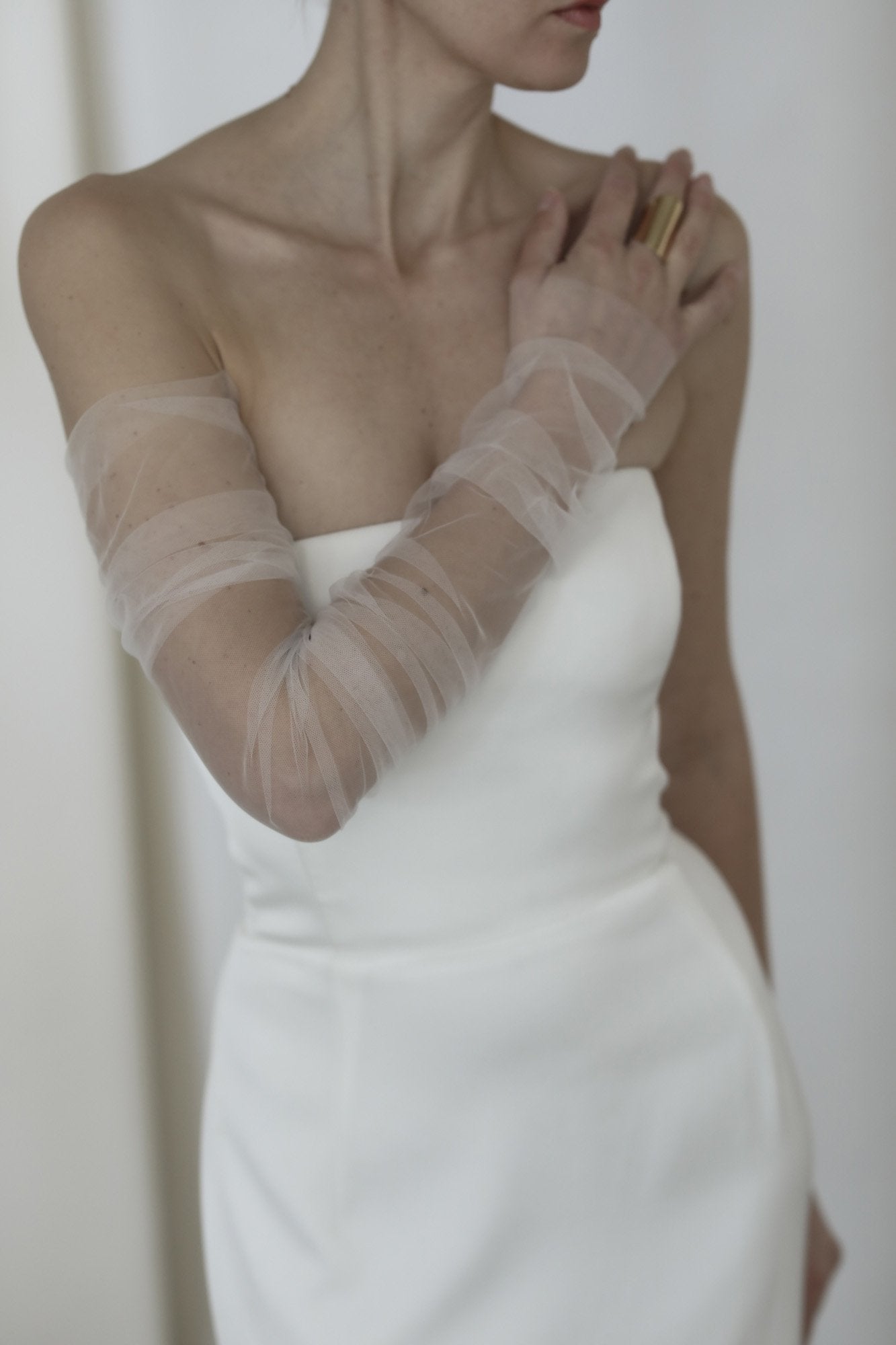 【新】【A.B. ELLIE】 Ruched Tulle Sleeves