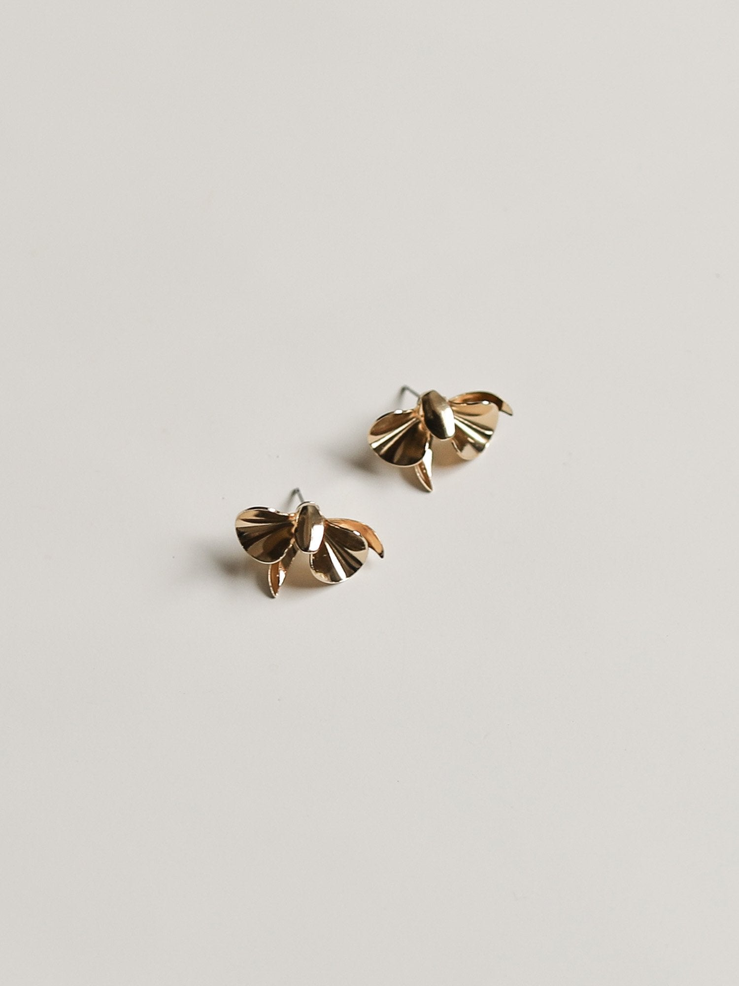 【新】【A.B. ELLIE】 Mini Magnolia Studs
