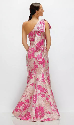 Hibiscus Pink Multi × フローラルジャカード ワンショルダー トランペット ロングドレス ‐ Style D879HPJ（バック）
