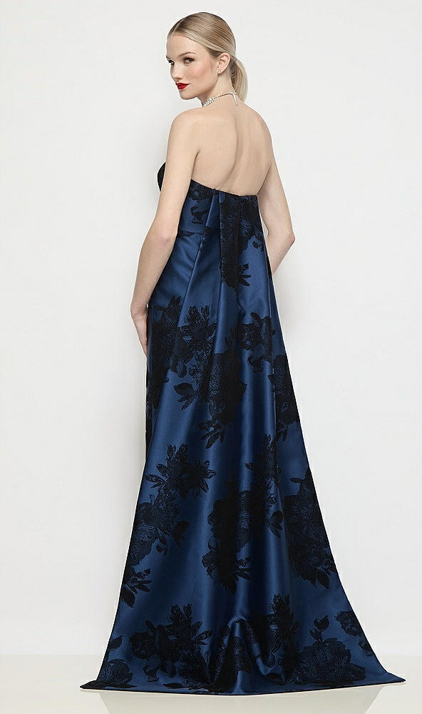 【STYLE: D876FFT】ストラップレス フロッキング フローラル サテン コラムドレス（着脱式ワトーレーン付き） - soft navy / black - Back