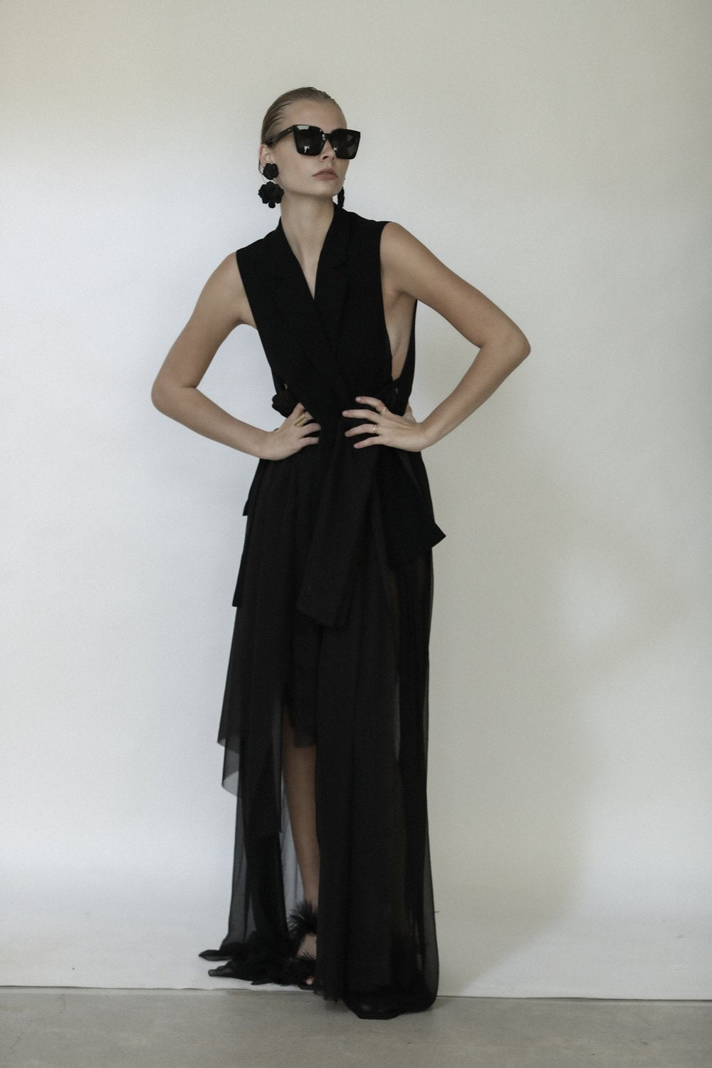 ELLIE オーガンジードレス　黒ファッション
