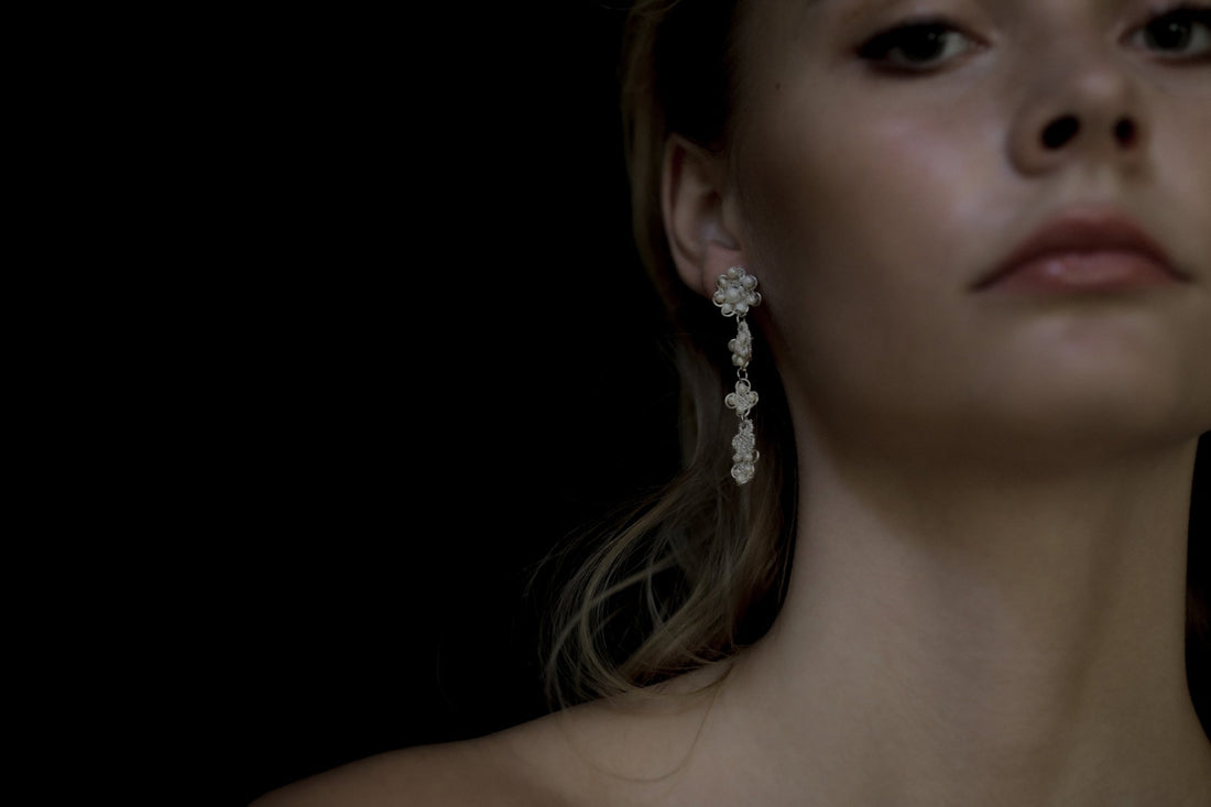 【A.B. ELLIE(エイビーエリー)】ロングピアスMELROSE DROPS EARRINGS