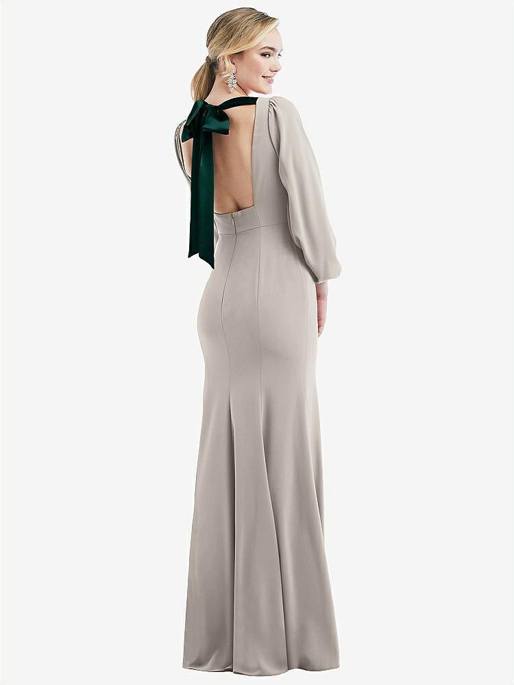【NEW】【STYLE: 3086】司教 袖 オープンバック トランペット ガウン スカーフ ネクタイ【COLOR: Taupe &amp; Evergreen】【SIZE: 00-30W】